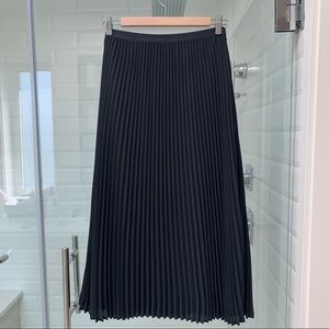 Aritzia Babaton Jude Skirt
